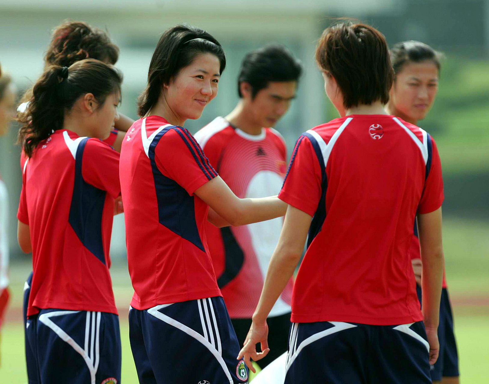 津门女足锦标赛开赛在即，球场上演精彩对决