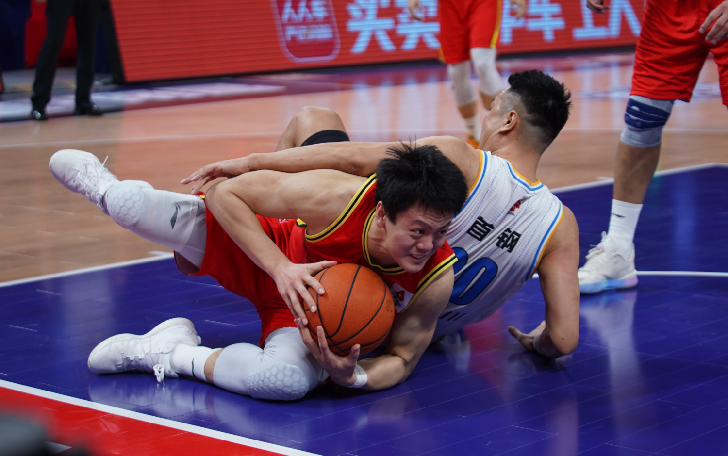 篮球后卫大赛即将举行,选手备战紧张怎么办