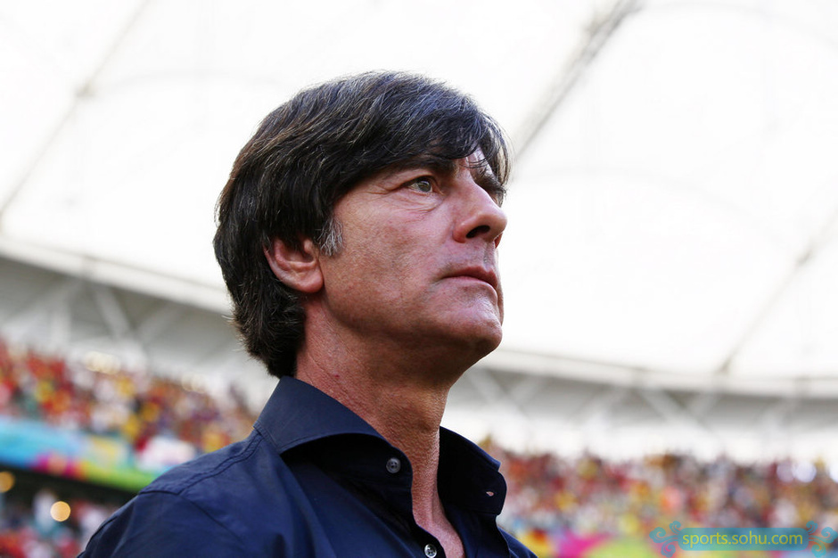 德国主场逆转捷克，穆勒晃出帽子戏法的简单介绍